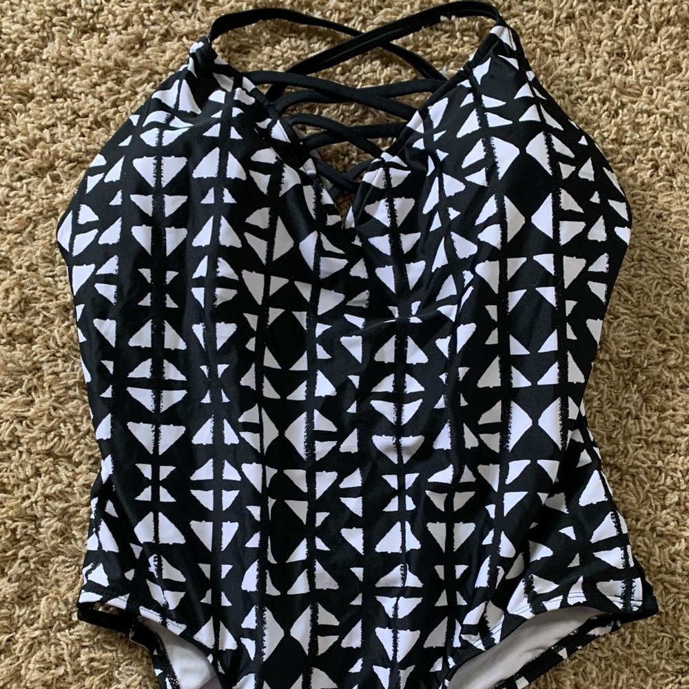 One Piece With X detail